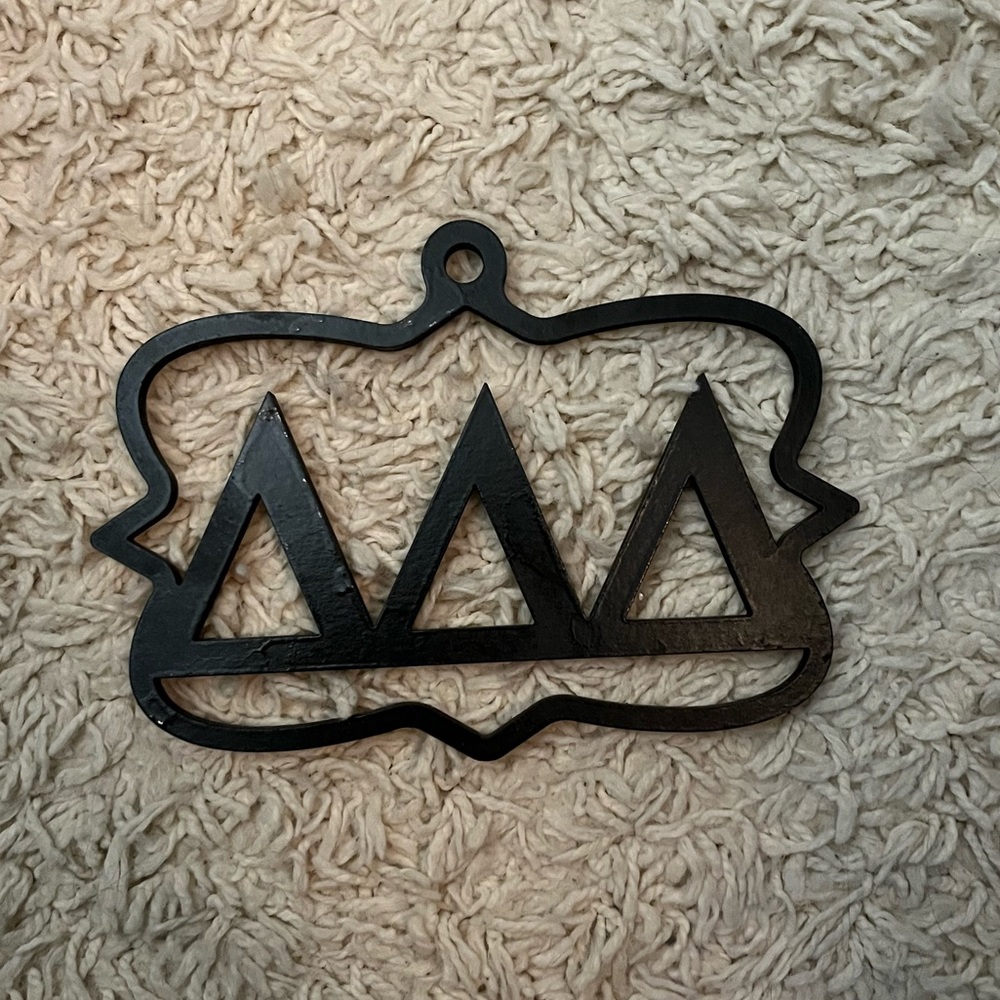 Tri Delta sign